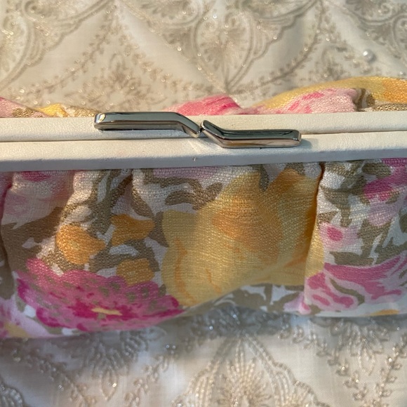 Ann Taylor LOFT clutch purse - Picture 4 of 6